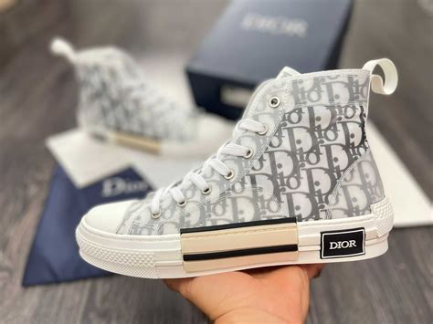 dior adidasi